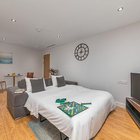 Hq Aparthotel Farnborough Farnborough  Eksteriør bilde